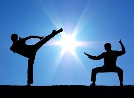 最后一投的抉择 英雄独舞还是团队协奏 篮球哲学的分岔路口