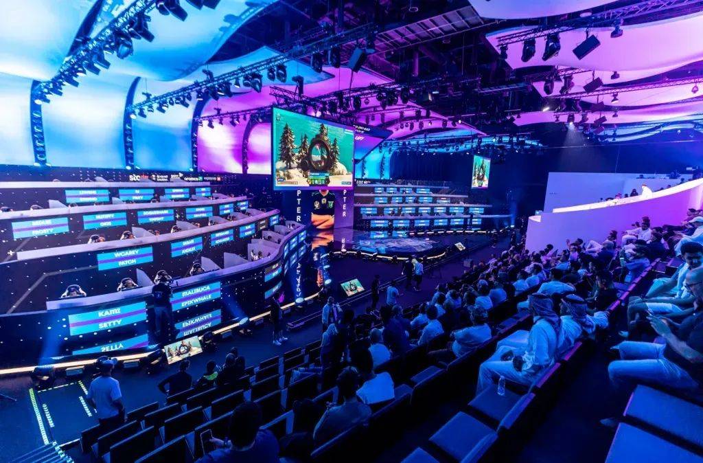 这使得他在 这使得他在