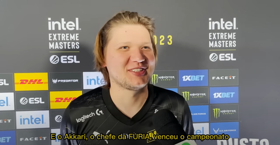 感到有些失 感到有些失